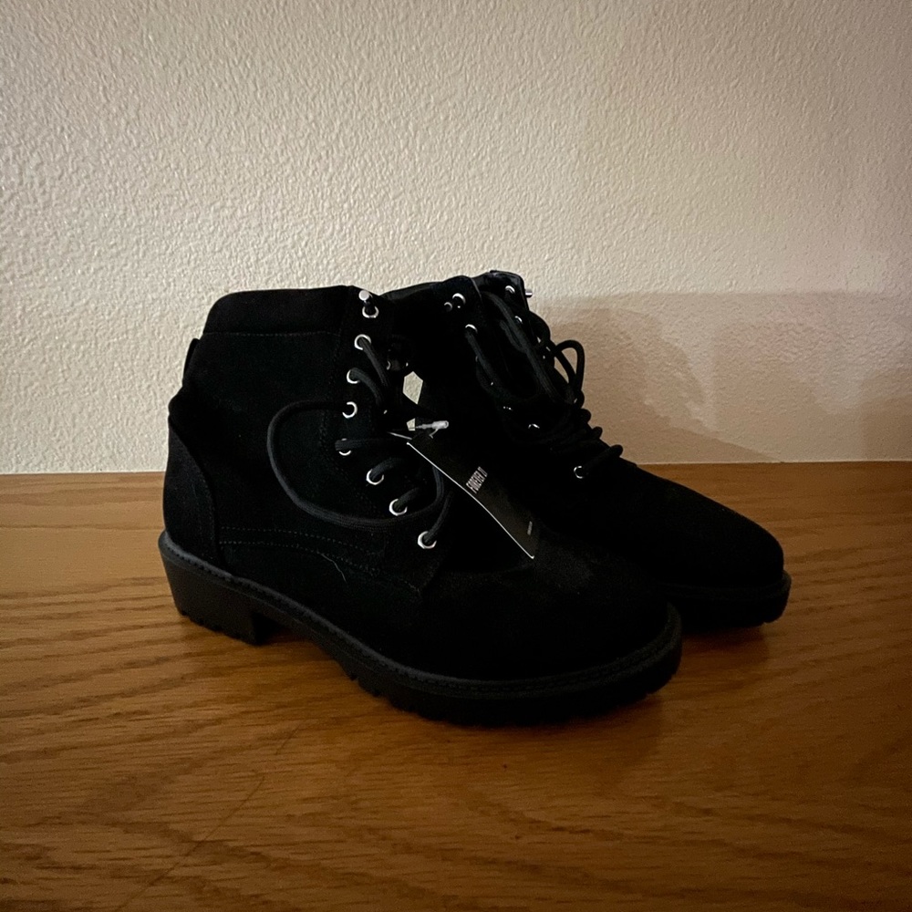 NWT Forever 21 black booties